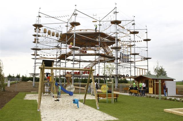 Zážitkový lanový park
