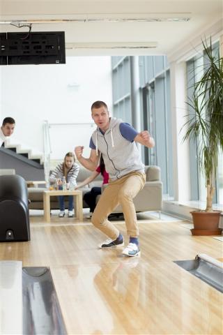 Bowling bar
