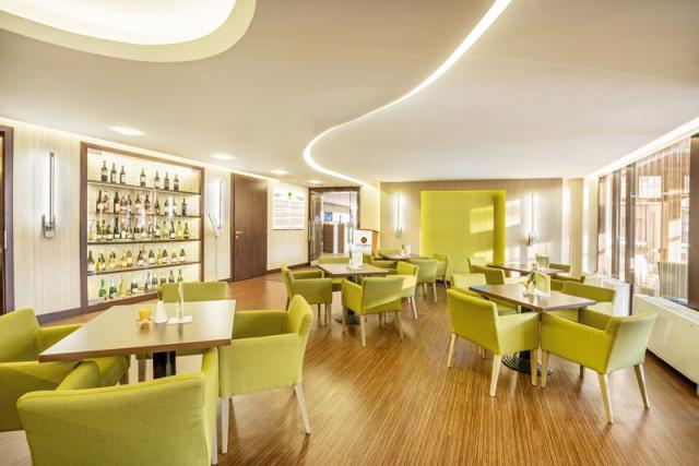 Posezení v lobby barz v hotelu EUROPA FIT