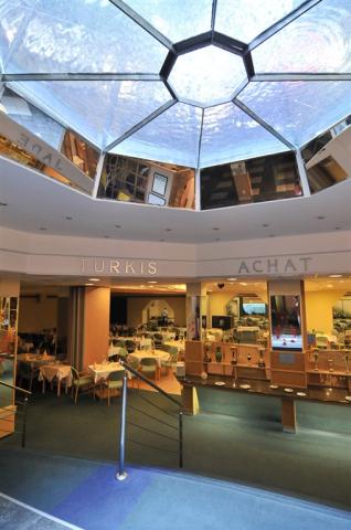 Vstup do restaurace Saphir