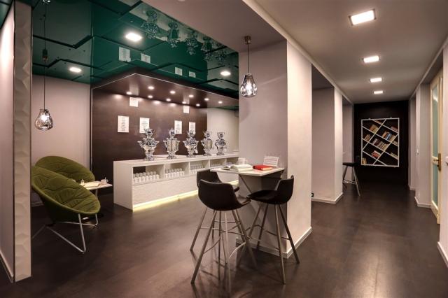 Lobby bar