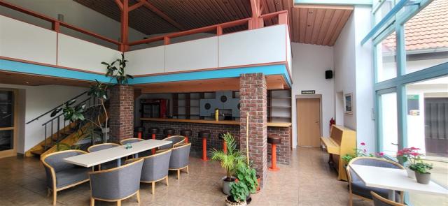 lobby bar