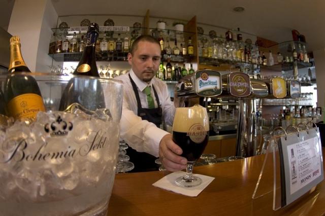 Lobby bar
