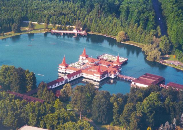 Termální jezero