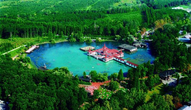 Termální jezero