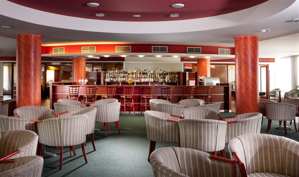 Lobby bar hotelu Frymburk.