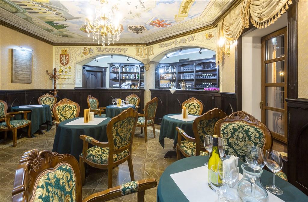 Lobby bar