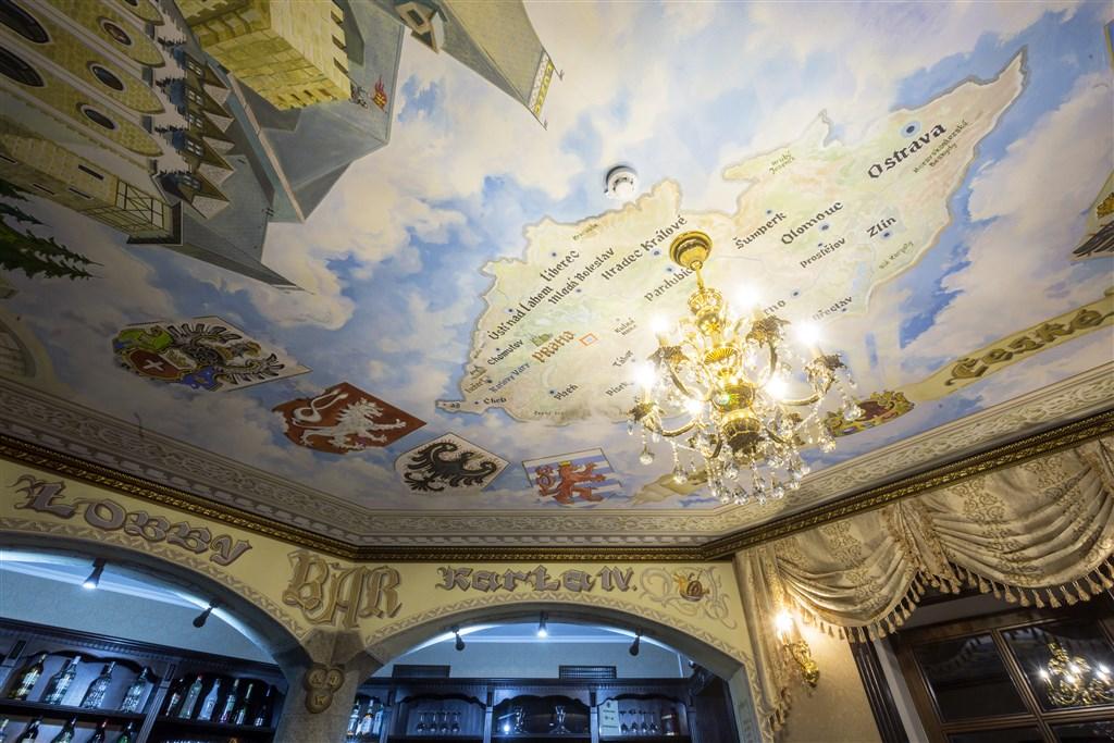 Lobby bar