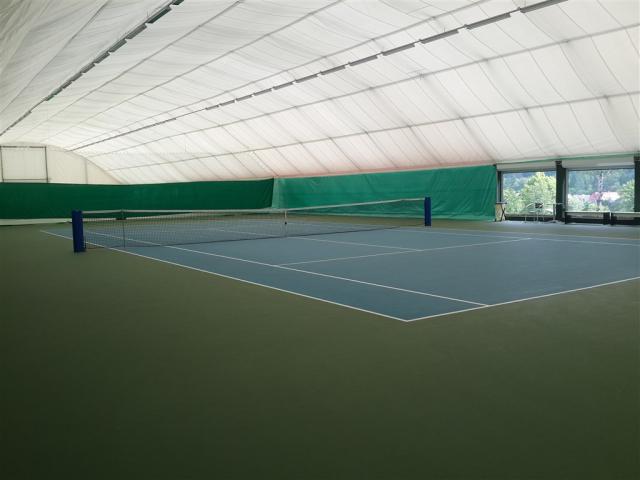 Multifunkční hala, tenis