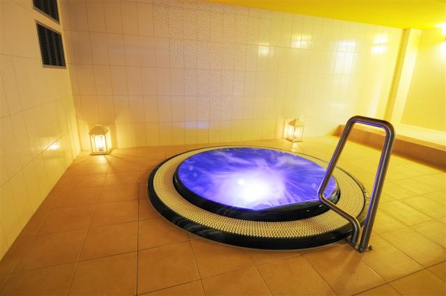 Wellness, whirlpool