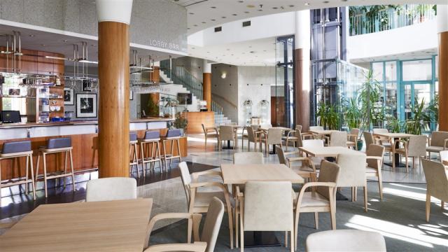 Lobby bar