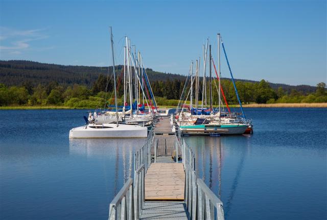 Marina (přístaviště) u hotelu