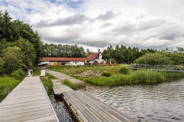 Hotelová marina (přístav)