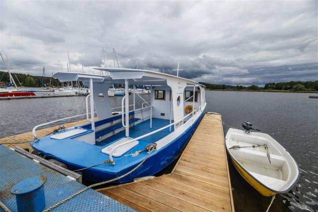 Hotelová marina (přístav)