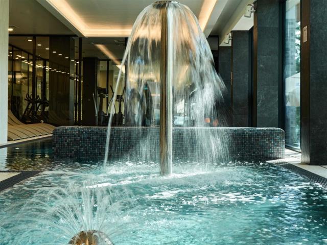 Pohled na wellness bazén v hotelu BERGO RESORT & SPA