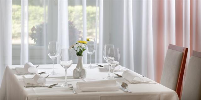 BADENIA HOTEL PRAHA stůl restaurace