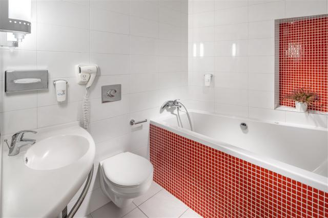 Deluxe koupelna v hotelu COMFORT HOTEL OLOMOUC CENTRE