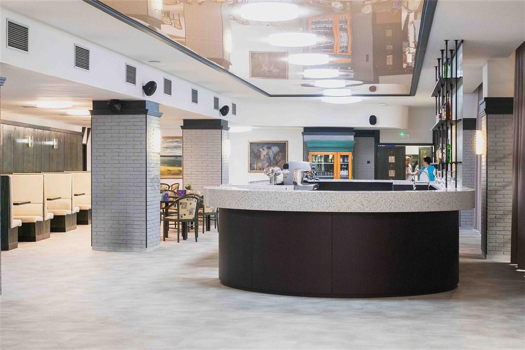 lobby bar