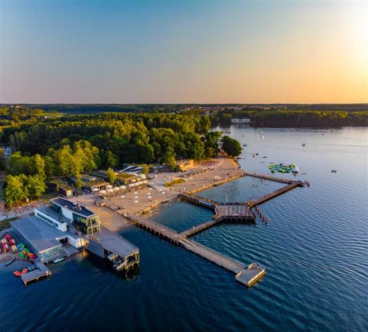 Městská pláž - jezero Ukiel, foto worldisbeautifuleu