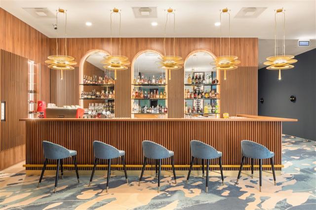 Capella_bar