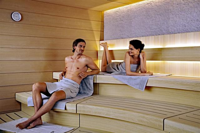 Bazén OSSERBAD Lam (900 m od hotelu)