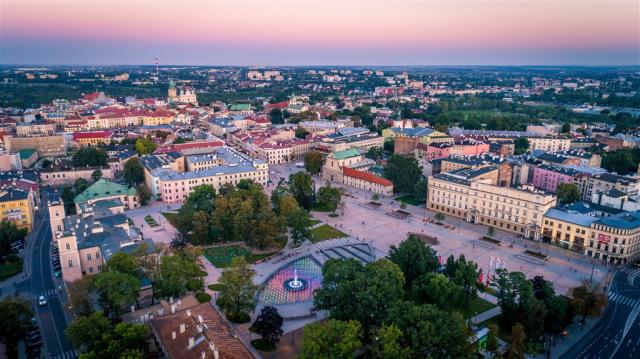 Panorama Lublinu při západu slunce - pohled z ptačí perspektivy