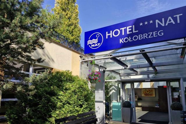 Vchod do recepce hotelu NAT