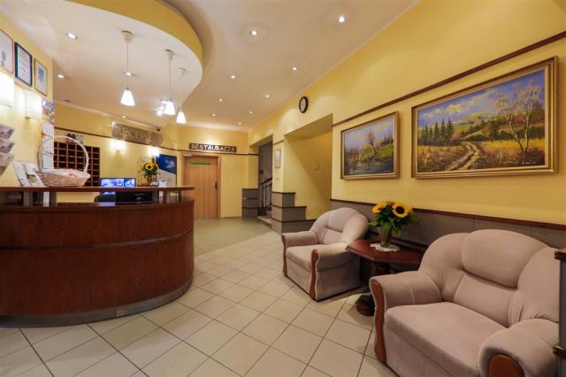 Posezení u recepce hotelu