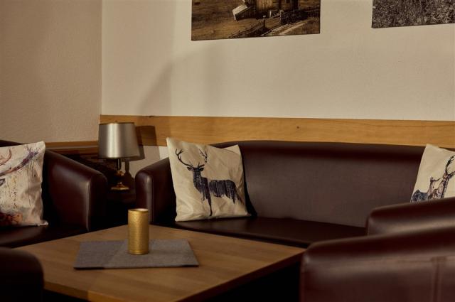 PARKHOTEL KIRCHBERG - posezení v lobby