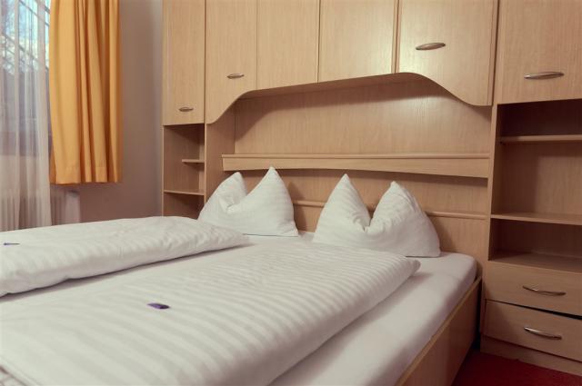 PARKHOTEL KIRCHBERG - manželská postel