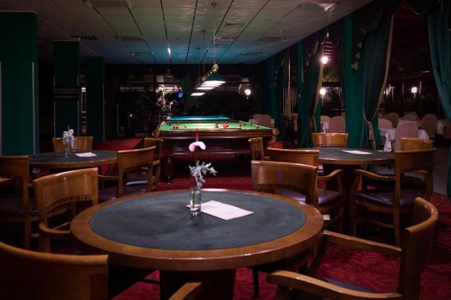 Lobby bar