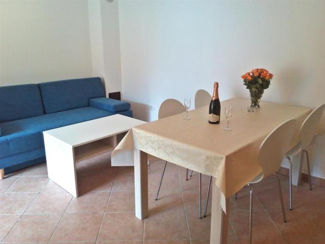 Apt A4