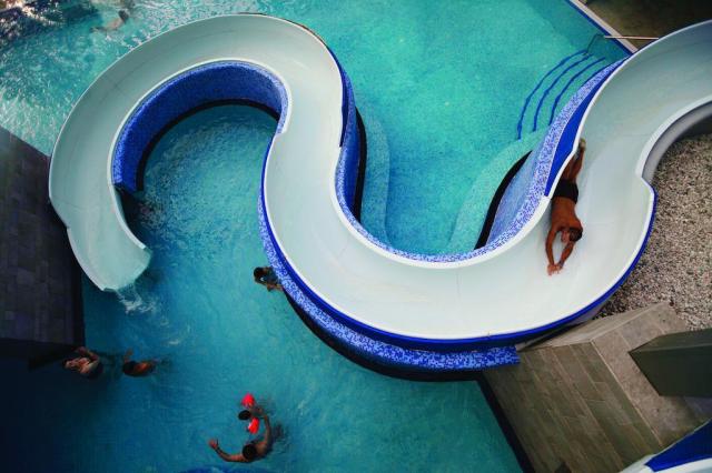 Bazénový komplex ve wellness Živa