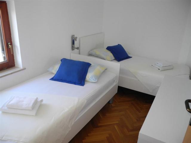 Apartmán 2+2 s bočním výhledem na moře
