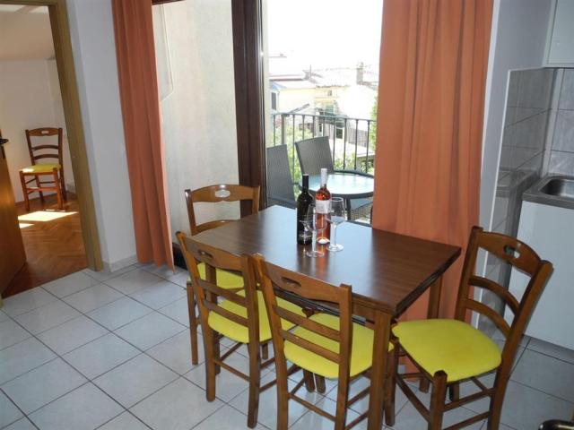 Apartmán 2+2 s bočním výhledem na moře