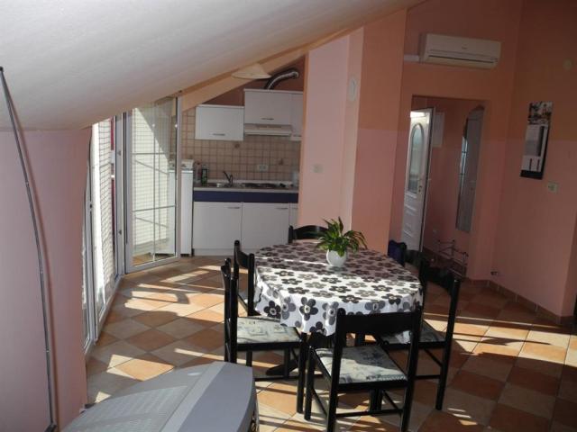 Apartmán 4+1 2. patro v podkroví