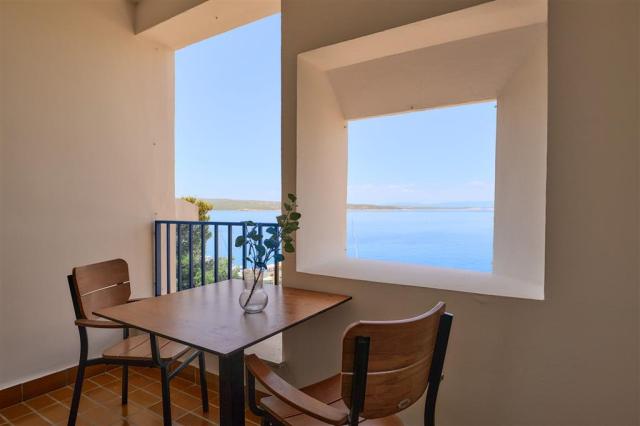 Balkon s orientací na mořskou stranu