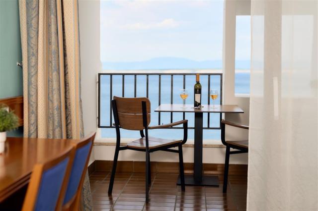 Balkon s orientací na mořskou stranu