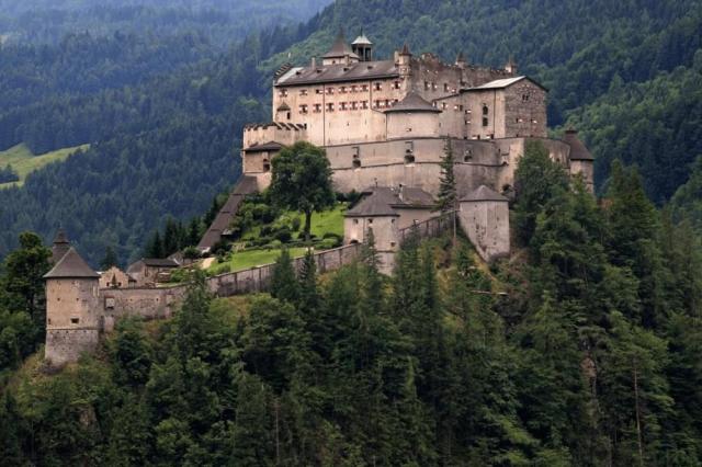 hrad Werfenweng