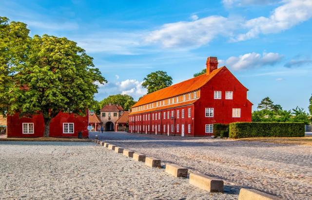 dále pevnost Kastellet