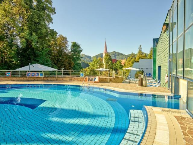 Venkovní bazén u hotelu Vita
