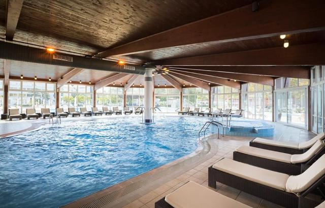 Vnitřní bazén hotelu Valamar Sunny Corinthia