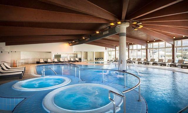 Vnitřní bazén hotelu Valamar Sunny Corinthia