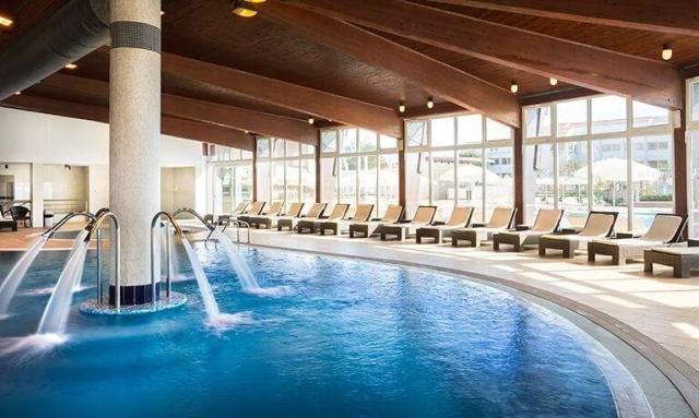 Vnitřní bazén hotelu Valamar Sunny Corinthia