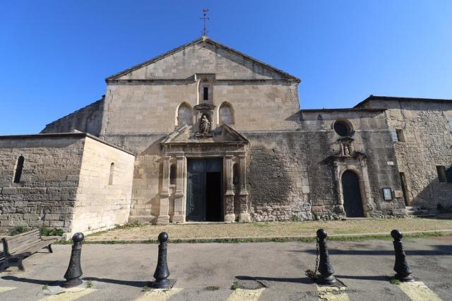 Arles