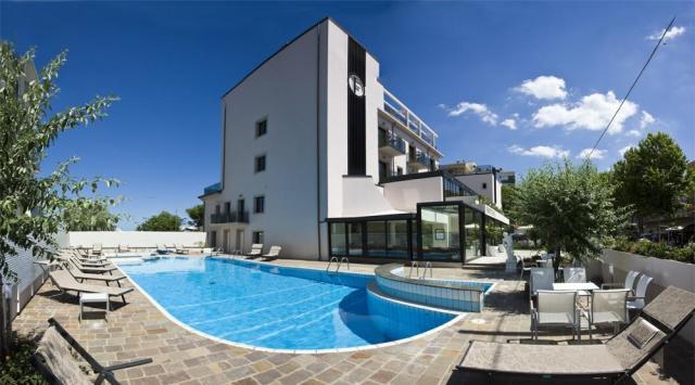 Ferretti Beach