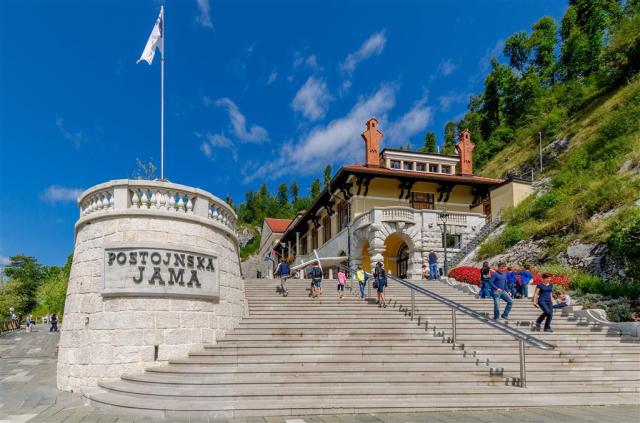 Po cestě do Poreči navštívíme jeskyni Postona