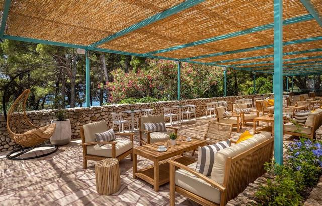 Sunny bar