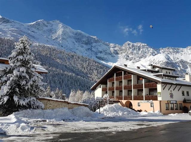 Alpina Mountain Resort