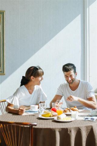 Jídelna v hotelu Maxiy Milano Marittima***S, klienti ubytování 